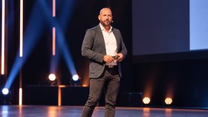 Markus Österreicher als Keynote Speaker auf der Bühne